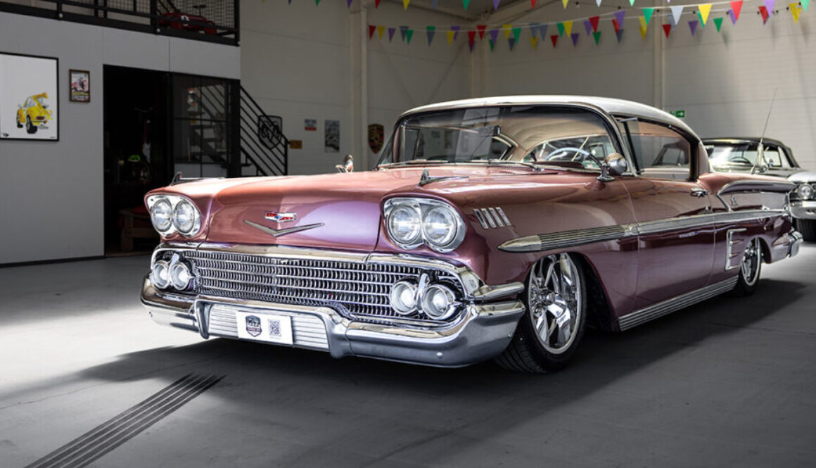 Chevrolet Impala Sport 1958 - widok z przodu i lewego boku