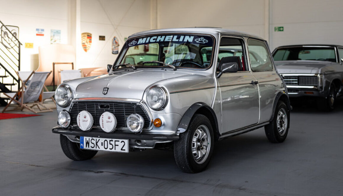 Austin Mini 25 1984 - widok z przodu i lewego boku