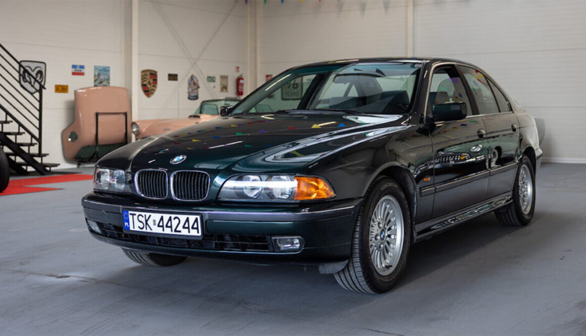 BMW 523i 2000 - widok z przodu i lewego boku