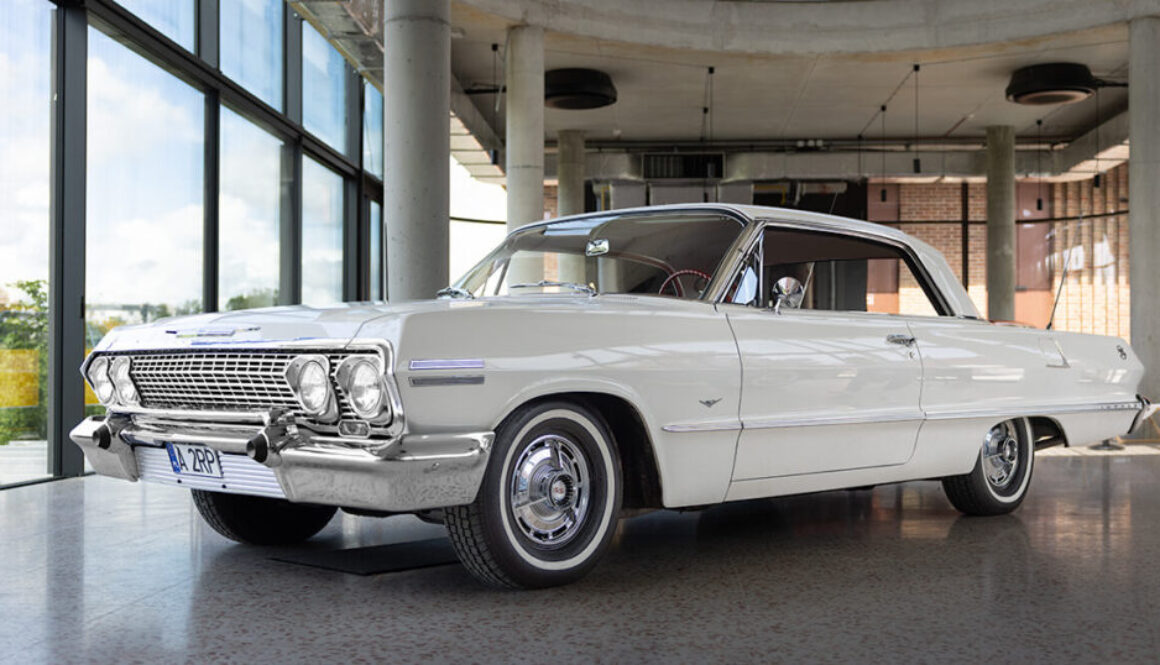 Chevrolet Impala SS 1963 - widok z przodu i lewego boku