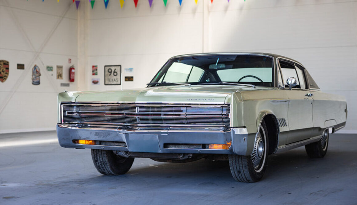 Chrysler 300 TNT 1968 - widok z przodu i lewego boku