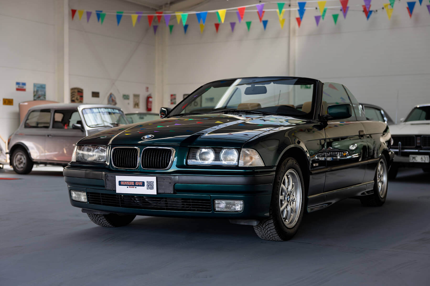 BMW 328i Cabrio 1998 - widok z przodu i lewego boku