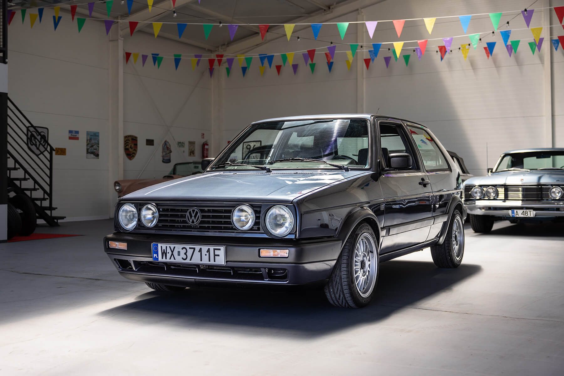Volkswagen Golf GTI Special 1989 - widok z przodu i lewego boku