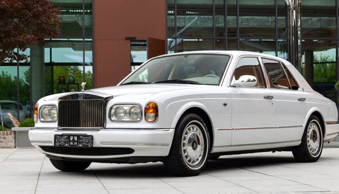 Rolls Royce Silver Seraph 2001 - widok z przodu i lewego boku