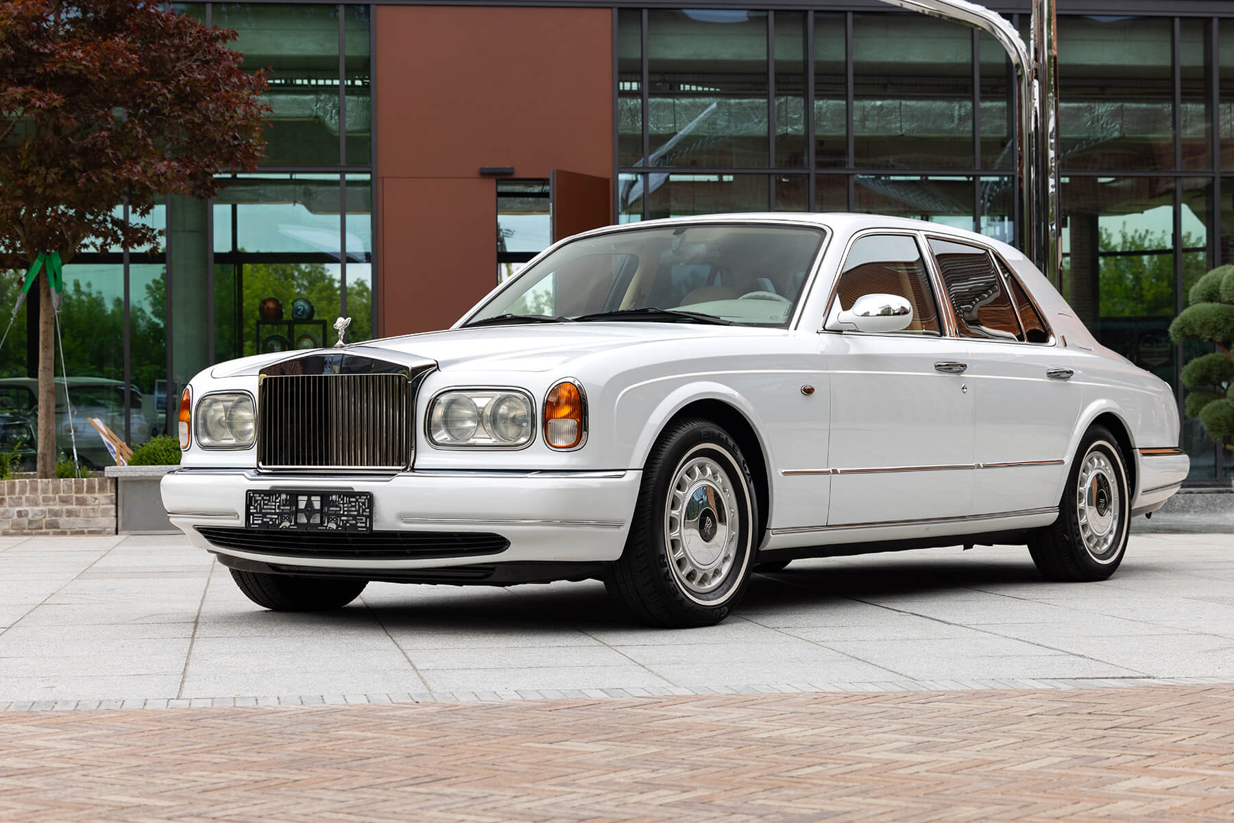 Rolls Royce Silver Seraph 2001 - widok z przodu i lewego boku
